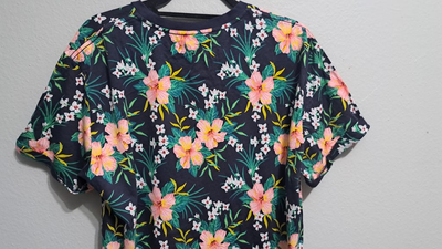 Divided Men’s Tropical Floral Pocket T-Shirt – Bold in Bloom, Size Large. 9