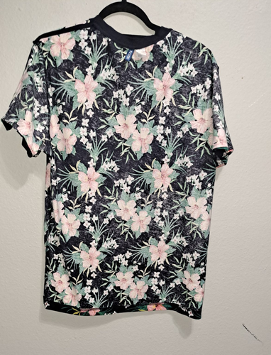 Divided Men’s Tropical Floral Pocket T-Shirt – Bold in Bloom, Size Large. 7