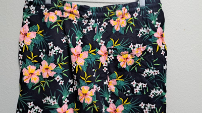 Divided Men’s Floral Print Sweat Shorts – Island Breeze Style, Size Large. 6