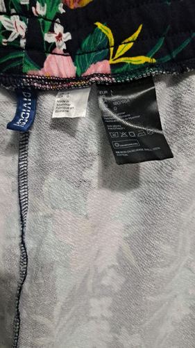 Divided Men’s Floral Print Sweat Shorts – Island Breeze Style, Size Large. 8