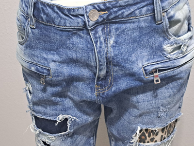 EMBELLISH NYC MENS DISTRESS PATCH JEANS SIZE 38. 9