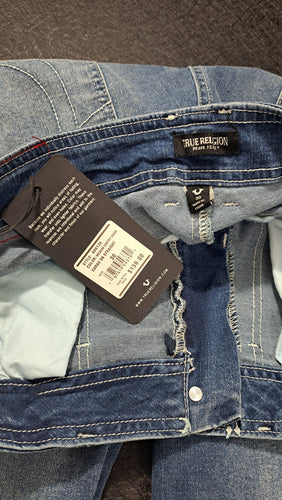 True Religion Women’s Cargo Jeans – Medium Wash Denim Multi-Pocket Utility Style, Size 30. 8