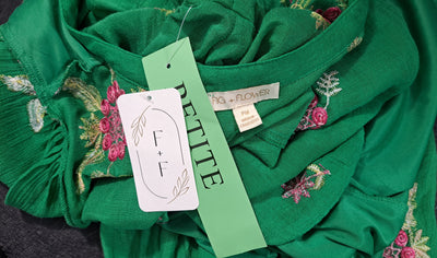 Fig & Flower Green Embroidered Floral Dress, Size PM, NWT. 10