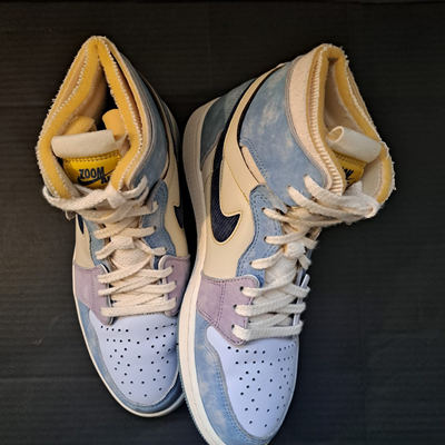 JORDAN 1 HIGH ZOOM AIR CMFT CELESTINE BLUE SIZE 8. 3